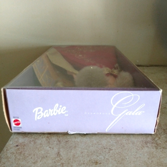 Glamorous Gala Barbie - Picture 2 of 6